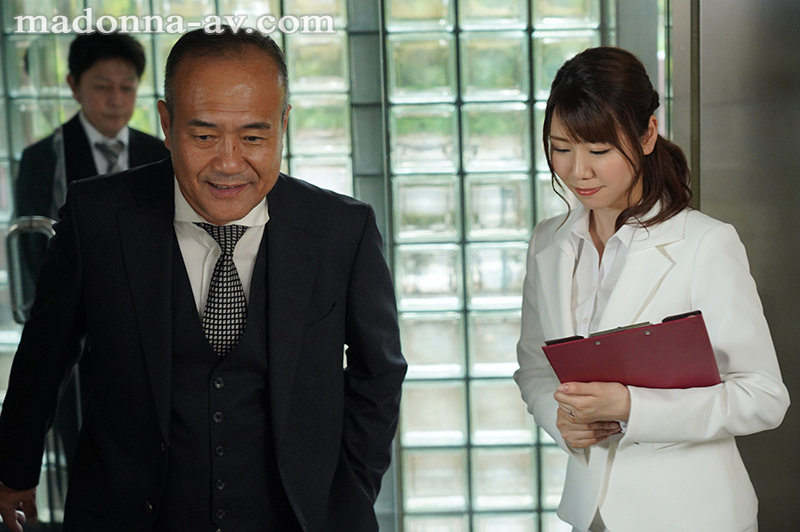 人妻秘書、汗と接吻に満ちた社長室中出し性交 『逸材。』超・大型新人《秘書》シリーズに登場―。 安みなみ