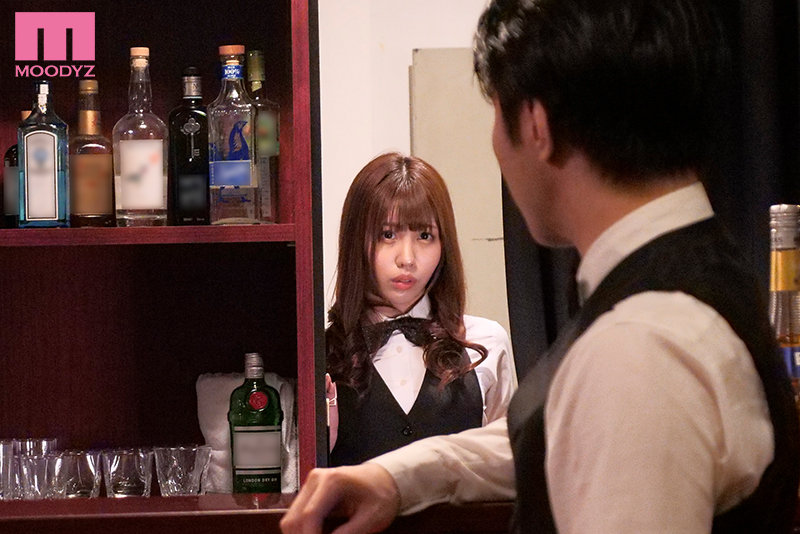 「店長、今日は帰らせないから…」時短営業逆NTR 閉店後、妻に隠れて密になる2人。子宮に擦り付けイキ狂う腰使いに何度も何度も中出ししてしまった僕… 朝日奈かれん