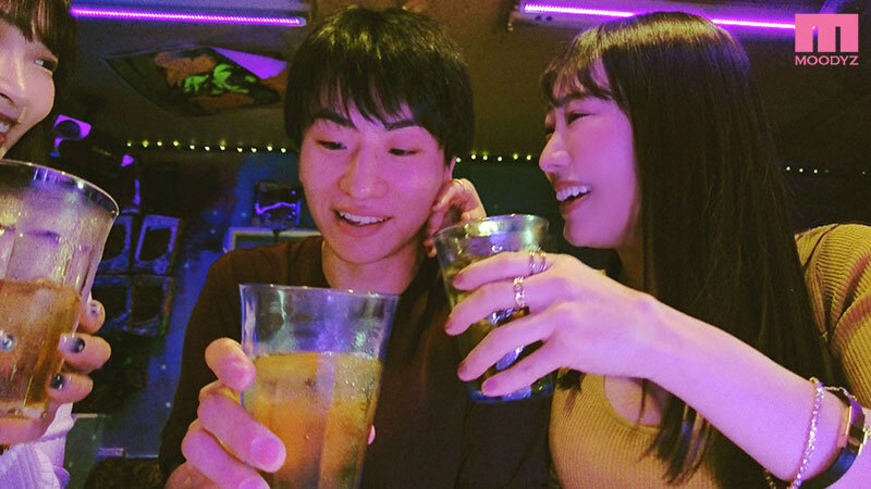 えっ!飲み屋でいきなり逆ナンしてきたくせに、焦らされまくって、寸止めされて、射精の瞬間もチ〇ポ放置され ザーメンお漏らしするルーインドオーガズム×ハシゴ酒で永遠に賢者タイムを与えられず何度も何度も精子を搾取される… 巨乳ハーレムビッチ編 弥生みづき 美園和花