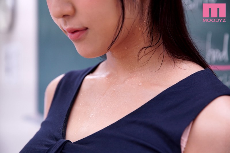 巨乳女教師の匂い立つ汗と愛液 神咲詩織
