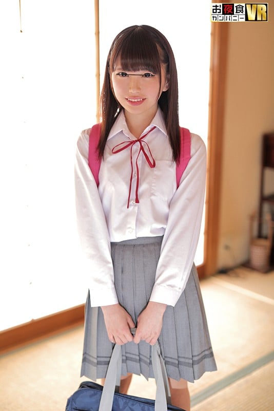 【VR】 ドキドキの修学旅行の夜!!5人全員イッキ見コンプリートDX 超お買い得4作品セット!クラスに男はボク1人の修学旅行の夜。女子部屋で一緒に盛り上がっていたら見回りの先生がやって来た!ピンチ!!と思い慌てて布団に隠れたら同じ布団にもう1人…クラスの女子が…