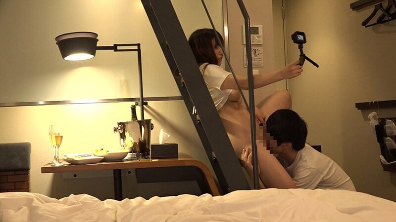 街で見かけたノーブラ乳首ぽっち娘をナンパ豪華版