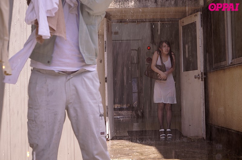 濡れ透け女子大生の勝負下着に我慢できなくて… 雨宿り監禁中出しレ×プ 相沢夏帆