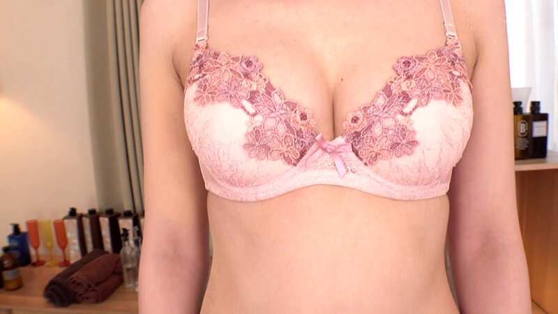 素人ヘアヌード大図鑑～都内難関私立大学在学中 清楚な無毛女子大生編