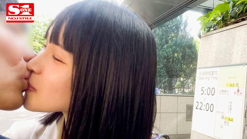 「興奮してきたからココでやっちゃお」 公園でも店内でも車中でも！？勃起したらそのままパコる！東京ストリートFUCK 日向陽葵