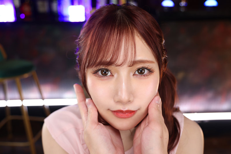 【VR】顔面特化アングルVR ～新卒の後輩と残業終わりに相性抜群な不倫SEX編～ 斎藤あみり