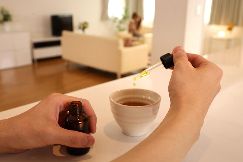 【VR】偶然手に入れた潮媚薬でたまたまウチに来たセールスレディーが爆水噴射!! 皇ゆず