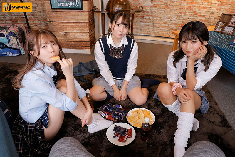 【VR】初3人共演!! 父の再婚相手の連れ子はエロ特化ちっぱい3姉妹 発育途中のちっぱいに夢も股間もパンパン破裂寸前! 松本いちか 枢木あおい 渚みつき