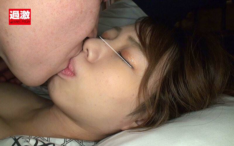 母乳睡姦 客室に侵入され母乳を搾られながら中出しされた女たち