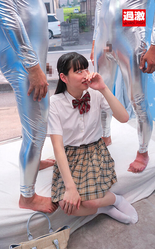 【しゃびー22歳】NHマジックミラー号 制服の似合うニューハーフ娘がおちんちん年齢当てに挑戦！Wチ○ポに挟まれ大興奮！初めての串挿し3Pでケツ穴ぱっくり連続ペニキュン中出し