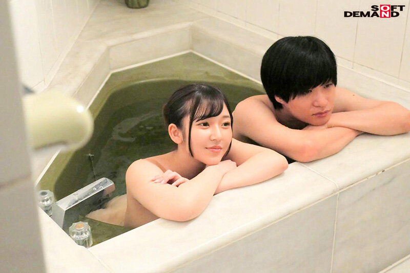 もしも同棲中の彼女がソープ嬢になったら…目覚めの朝はローションまみれのカラダでヌルヌルの密着マットプレイ!リモート会議中はジュルジュルと音を立てて即尺フェラ!最低でも1日8発は射精させられる天国すぎる生活 「今日もエッチの練習させてね」葵みれい