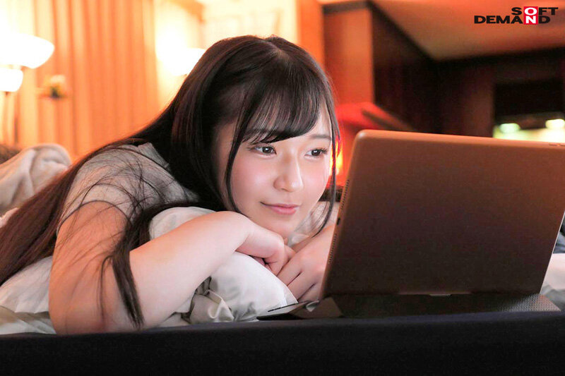 もしも同棲中の彼女がソープ嬢になったら…目覚めの朝はローションまみれのカラダでヌルヌルの密着マットプレイ!リモート会議中はジュルジュルと音を立てて即尺フェラ!最低でも1日8発は射精させられる天国すぎる生活 「今日もエッチの練習させてね」葵みれい