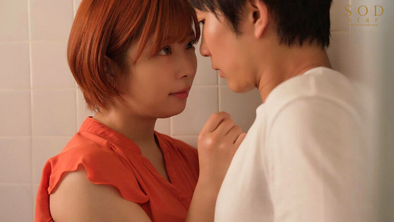 大型連休の高速バスが事故渋滞にハマって…。都内に帰るまでの7時間、声の出せない状況で隣の人妻に囁き誘惑されまくった。(2023年7月末日) 紗倉まな