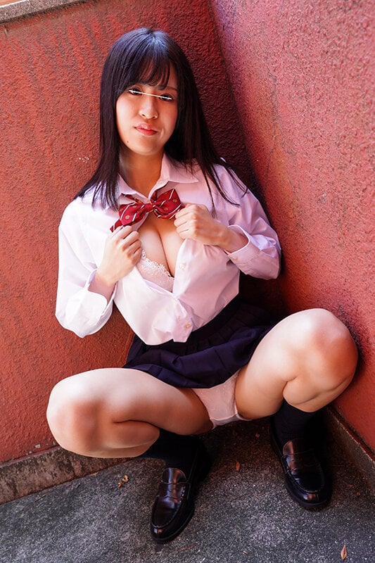 たまたま見かけた女子○生のパンチラ！私のパンツ見たんだから覚悟しなさいよ！と言われて、人生終わったと思ったけど、ムラムラしちゃったから私とエッチしよ！と誘われて女子○生マ○コにチ○ポズボズボ挿入！お互いにスッキリ楽しんだ！