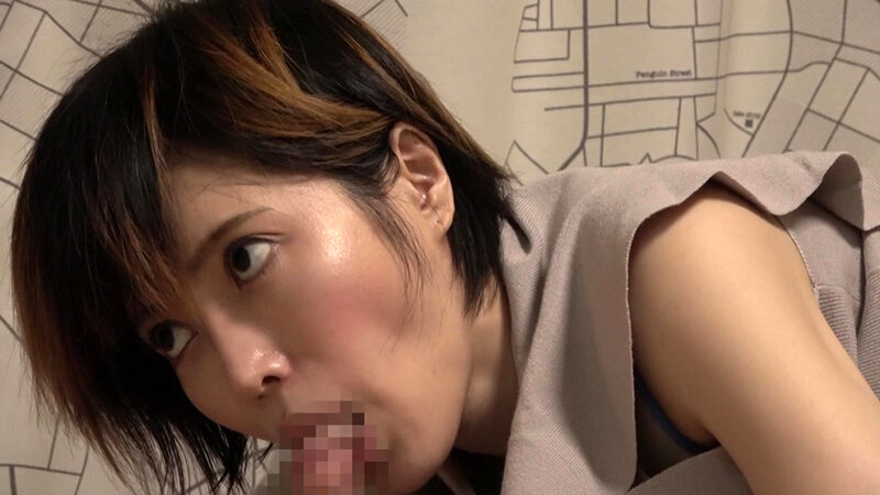 一人暮らしを始めた息子の部屋に通う美人巨乳母の近親相姦