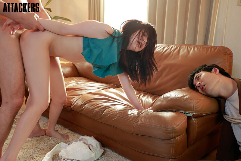 クビにした部下が僕の目の前で妻を犯し続け、快楽に屈した妻は次第に感じ始め、絶頂していた。 二宮ひかり