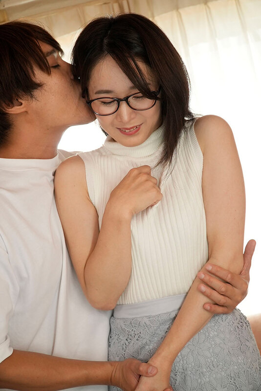 美人すぎる気象予報士 坂本なつ歩(31歳) 夫に内緒で中出しAVデビュー!働く女AV出演ドキュメント 初めての浮気で隠れたドM変態気質が開花し連続本気イキした日