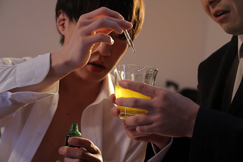 家でも職場でもパワハラ三昧の悪女に夫と部下による「見下しチ○ポコンビ」が媚薬で下剋上!屈辱の連続中出し合体で完全チン圧!宝田もなみ