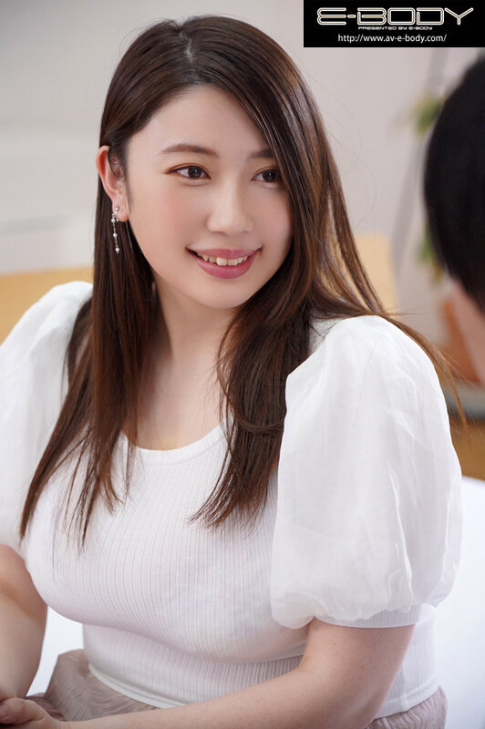 「大家族の長女で家族のみんなが本当に大好き！休日は8人分の料理もしてます！」 高嶺の花に見えますが実は超家庭的！！激むちメガトンJカップ花渕なつE-BODY専属AVデビュー