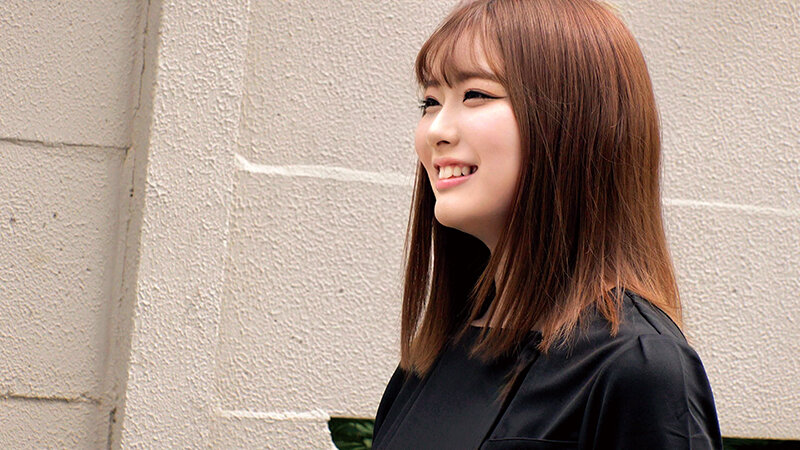 一流百貨店に勤務する清楚で品格漂う美容部員さんが童貞君とくちSEX!キス未経験男子に唇が素敵なキス好き女子がDキス、舌吸い、舌挿入、舌激ピストン!顔中よだれまみれで恍惚絶頂!下のお口も濡れ濡れになってま●こでも生中童貞筆おろし!!