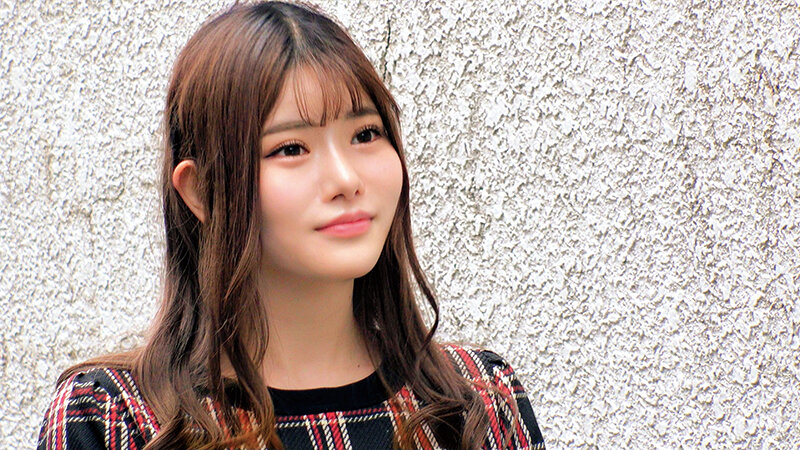 一流百貨店に勤務する清楚で品格漂う美容部員さんが童貞君とくちSEX!キス未経験男子に唇が素敵なキス好き女子がDキス、舌吸い、舌挿入、舌激ピストン!顔中よだれまみれで恍惚絶頂!下のお口も濡れ濡れになってま●こでも生中童貞筆おろし!!