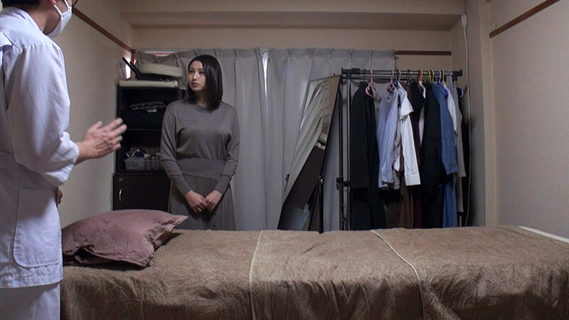 媚薬オイルマッサージ 痴●盗撮&中出し素人娘VOL.42 超強力媚薬を配合したマッサージオイルを施術中に知らずに塗りこまれたオンナは、身体の火照りに驚き、チ○ポを欲しがる自分に戸惑い、垂れ出したマン汁に恥ずかしがりながらも生ハメ中出しまで欲してしまう!