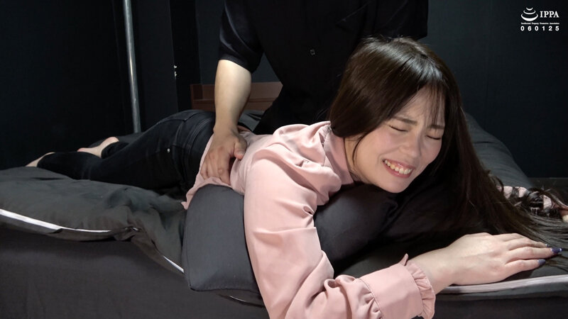 「くすぐりに弱すぎて反応を楽しまれちゃう美人を全身くすぐりチェック!」わかしラボVol.032- 1 乃木ちはる