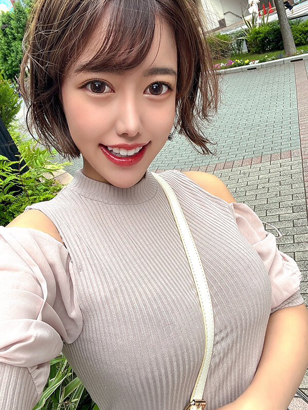 素人JD【限定】さえちゃん22歳 男たちからの視線を一気に集める大きなおっぱいとお尻が自慢のお姉さん系JD!!エッチ過ぎる豊満ボディに興奮しながら中出しSEX!!