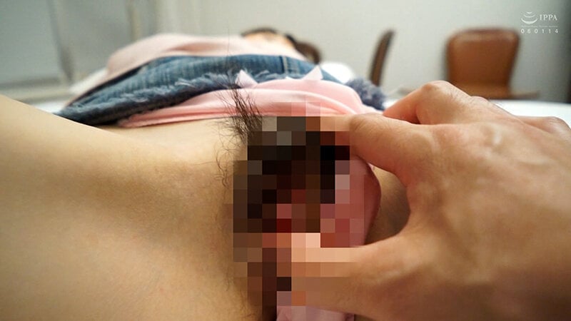 素朴なあどけなさが残る美少女のイケナイ裏アルバイト!開発されていく美少女のカラダ!