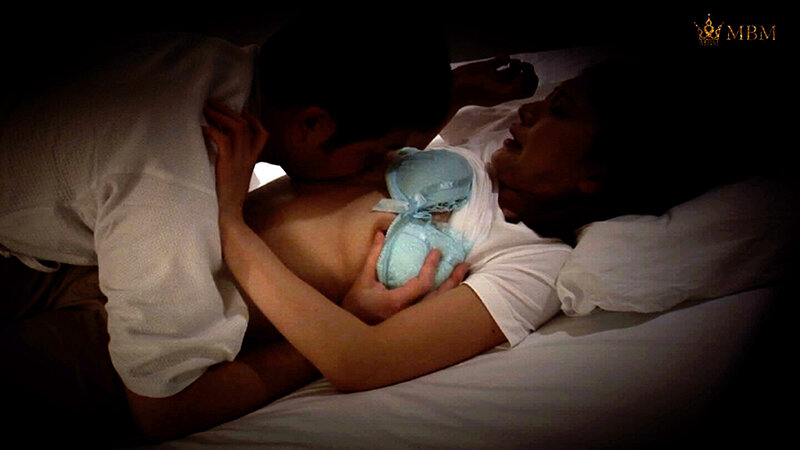 ホテルで呼んだマッサージ師がスレンダーボディの美熟女！我慢できずに逆マッサージで快楽堕ち！拒みながらも絶頂本気イキ！