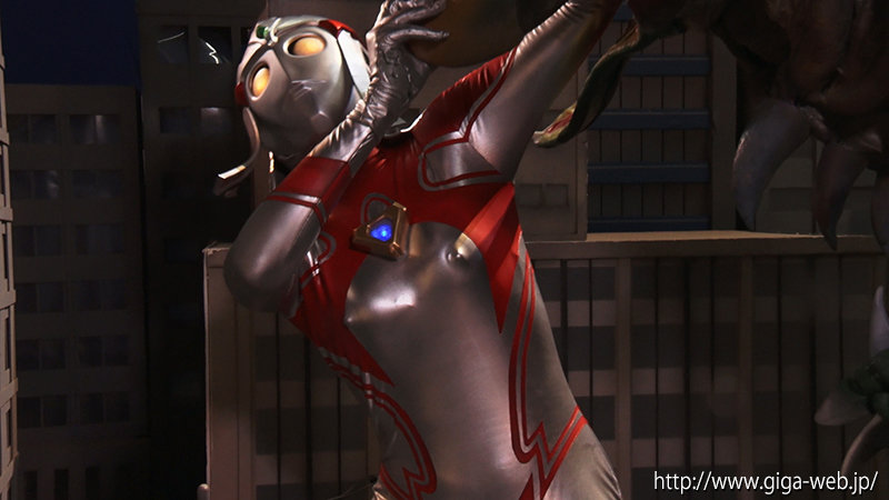 巨大ヒロイン(R) アルティーレイズ 平井栞奈