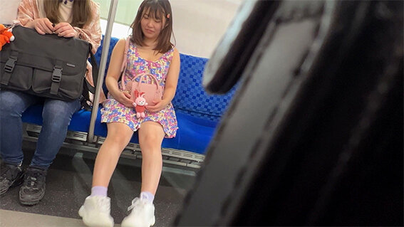 つきまとい05 とても小さくて母と手をつなぎ元気よく歩く少女を何日もつきまとい睡眠姦、部活帰りに話しかけ強●の記録を見せつけ襲い掛かり連れ去り姦