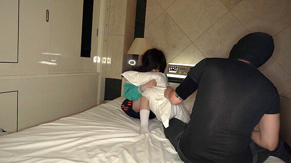つきまとい05 とても小さくて母と手をつなぎ元気よく歩く少女を何日もつきまとい睡眠姦、部活帰りに話しかけ強●の記録を見せつけ襲い掛かり連れ去り姦