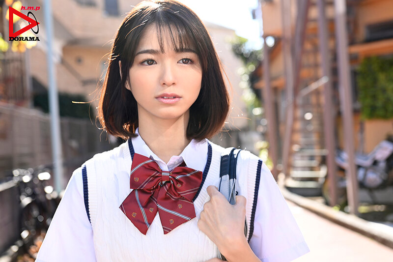 乳首を弄ると胸が大きくなるって、おじさんが教えてくれたから… 倉本すみれ