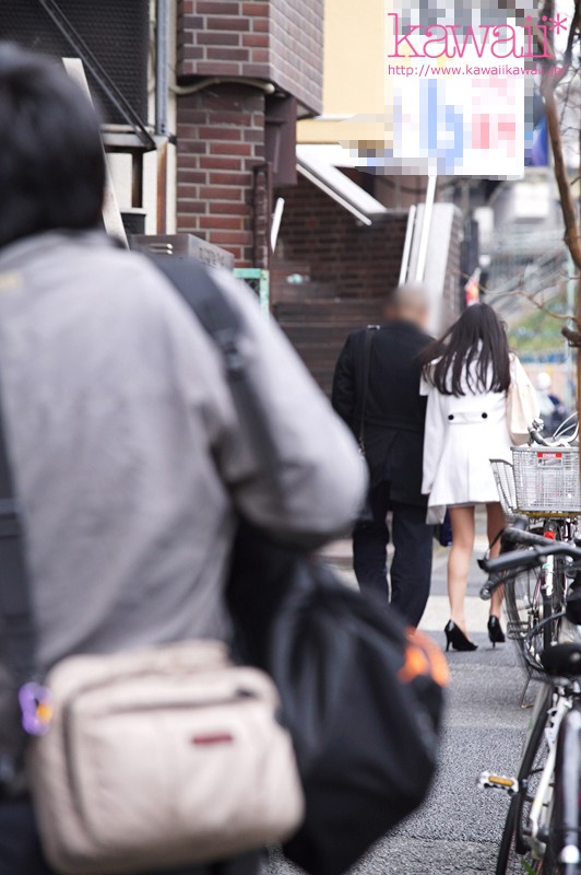 都内某所の援交スポットでさくらゆらがナンパ待ち初体験!私をお持ち帰りしてください。