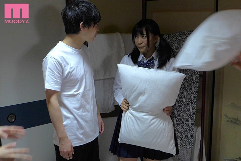 布団の中の初恋 クラスで憧れの同級生女子に布団の中でニヤニヤ逆夜●いされて毎晩中出ししまくった修学旅行の夜 根尾あかり