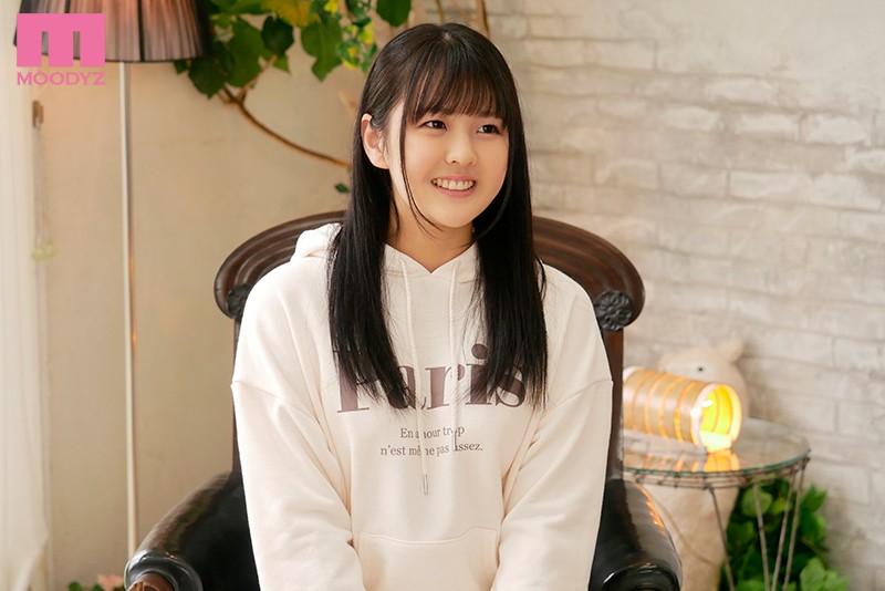 この娘、たべたい。 新人19歳 お肌もちもち美少女AVデビュー！！ 漫画とバスケで2時間語れる現役女子大生 まみや羽花