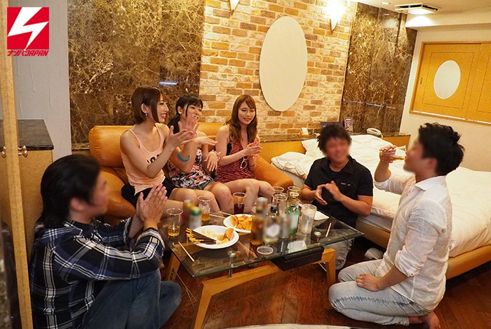 ナンパJAPAN検証企画! 女子大生限定!夏フェス帰りの女子大生3人組をラブホに連れ込みエッチなほろ酔い王様ゲーム! アゲアゲテンションなシロウトお姉さんたちとハメまくり乱交SEXパーティーしちゃいました!