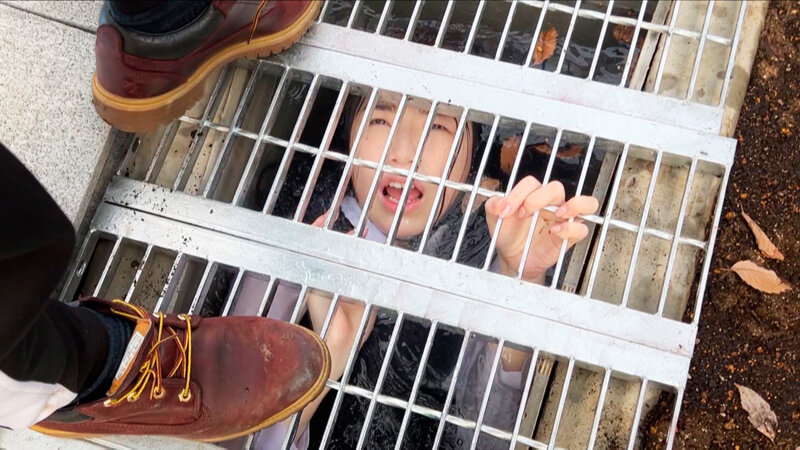 【性処理】下水管少女《尿・体液・水を口に注ぎまくる汁レ○プ》僕の下水が溺れた少女の体を駆け巡る。 花狩まい