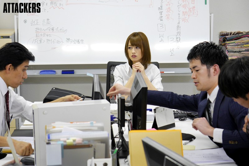 オフィスレディの湿ったパンスト 希島あいり