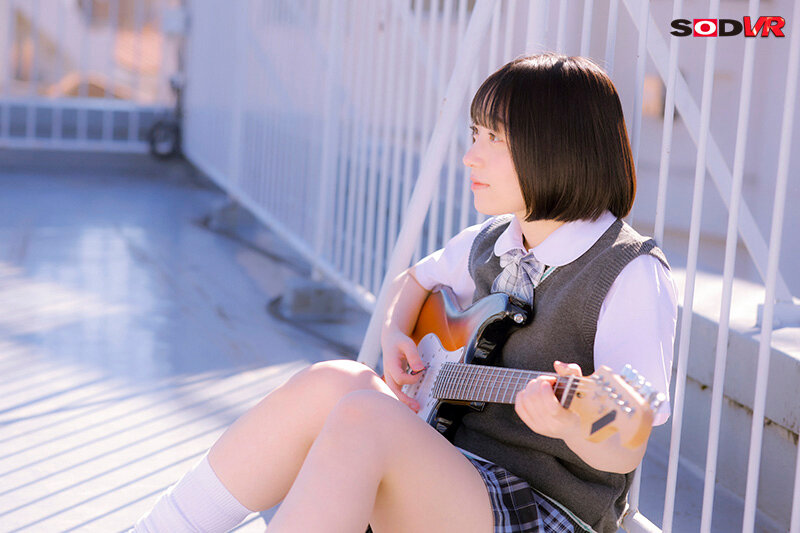 【VR】ボクが顧問をやっている軽音部の生徒が告白してきた 「ほんとうは先生のことずっと憧れて…」 おねだりキス魔になったみこちゃんに真夏の誰もいない部室で 汗だく接吻セックスされる 小島みこ