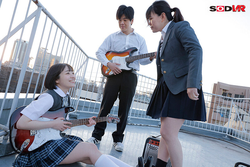 【VR】ボクが顧問をやっている軽音部の生徒が告白してきた 「ほんとうは先生のことずっと憧れて…」 おねだりキス魔になったみこちゃんに真夏の誰もいない部室で 汗だく接吻セックスされる 小島みこ