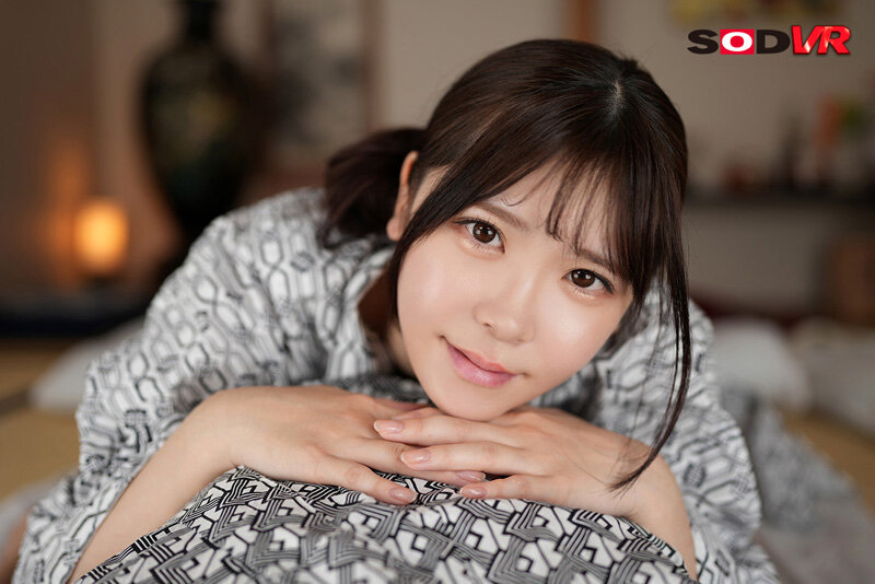 【VR】出張先の旅館で朝起きたら後輩女子社員が浴衣をはだけながら甘えてくる…あれだけ仲が悪かったクソ生意気な後輩が急にベタ惚れしてきた！！ 皆瀬あかり