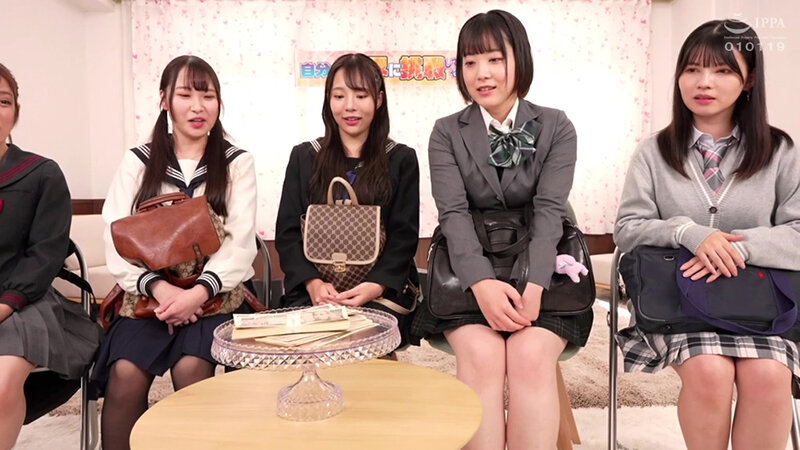 THEドラゴン!お正月スペシャル企画第二弾!総額100万円!!お年玉争奪チキチキ極太ディルド椅子取りゲーム!音楽止まったらマ〇コにディルドを挿入!3分間腰を振って潮を吹けたらクリア!失敗したら即ハメ中出し罰ゲーム!予選編