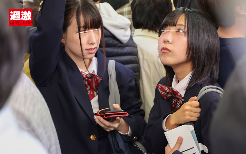 J○2人組W指マン痴● 友達の近くで愛液が滴るほど感じてしまう汁垂らし娘たち