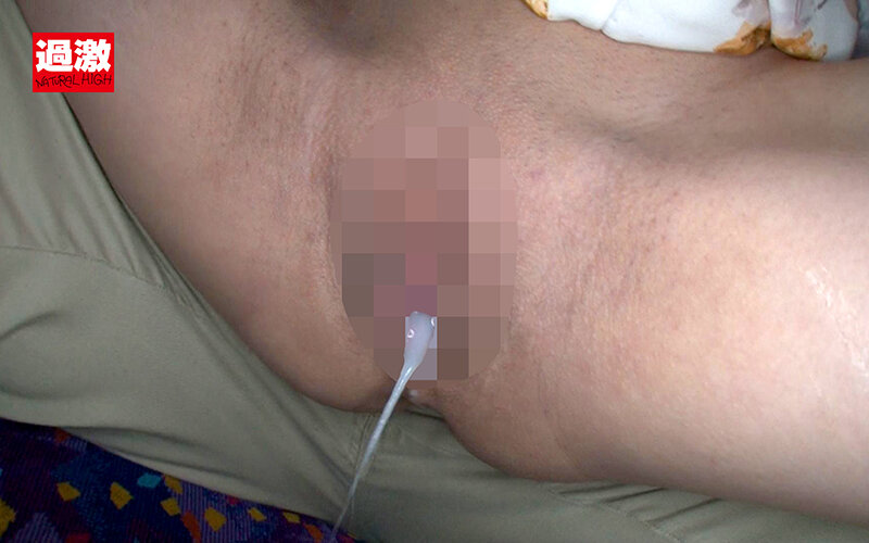 夜行バスで声も出せずイカされた隙に生ハメされた女はスローピストンの痺れる快感に理性を失い中出しも拒めない10 花柄スカート巨乳JD