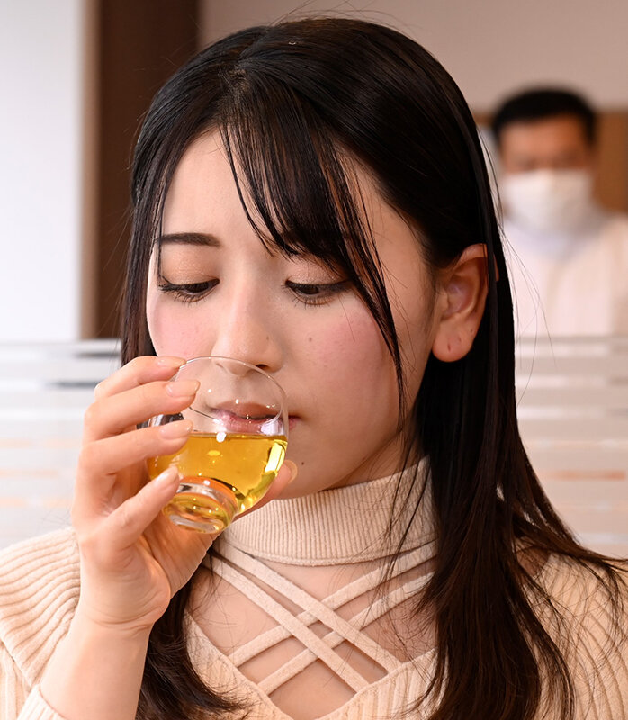 媚薬オイルマッサージにハマった若妻/ゆりさんの敏感すぎるカラダ 紗々原ゆり