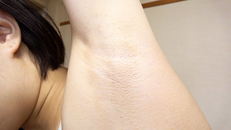 佐野なつ 濡れてテカってピッタリ密着 神スク水 可愛い女子のスクール水着姿をじっとりと堪能!着替え盗撮から始まり貧乳から巨乳にパイパン、ハミ毛、ジョリワキ等のフェチ接写やローションソーププレイやスク水ぶっかけ等を完全着衣で楽しむAV