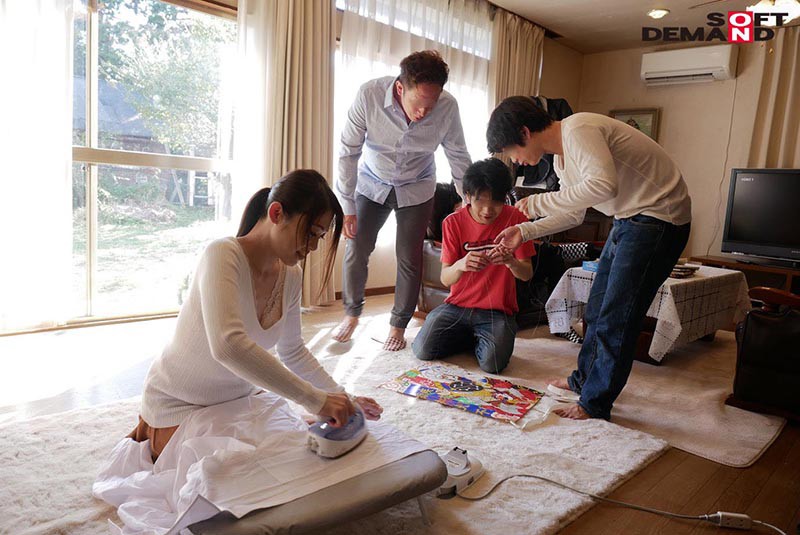 【大人気！】炊事・洗濯・性欲処理7組の大家族が時を越えてここに集結！！連続セックス朝生活7作品70発射240分SP！