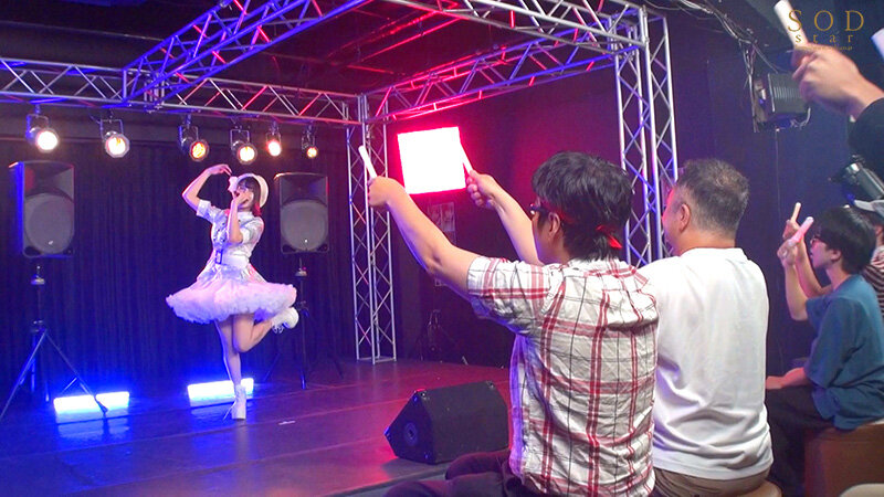 完璧なアイドルのオフパコ枕営業流出！太客相手専用の従順ペットになりSEXしまくる嘘つきな君！唯井まひろ